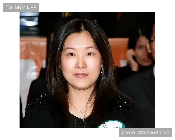 伏明霞这生活真让人心累,儿子都能败光她的“宝藏”真不简单 伏明霞这生活真让人心累,儿子都能败光她的“宝藏”真不简单