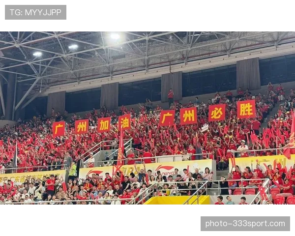 广州队近期比赛节奏调整受阵容变动影响，中场衔接出现波动